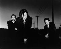 Industrirockerne i <b>Nine Inch Nails</b> har fått hjelp fra blant andre New Order og Saul Williams til å remikse albumet <a href="/vis.php?kat=1&did=5563"><i>Year Zero</i></a>. 